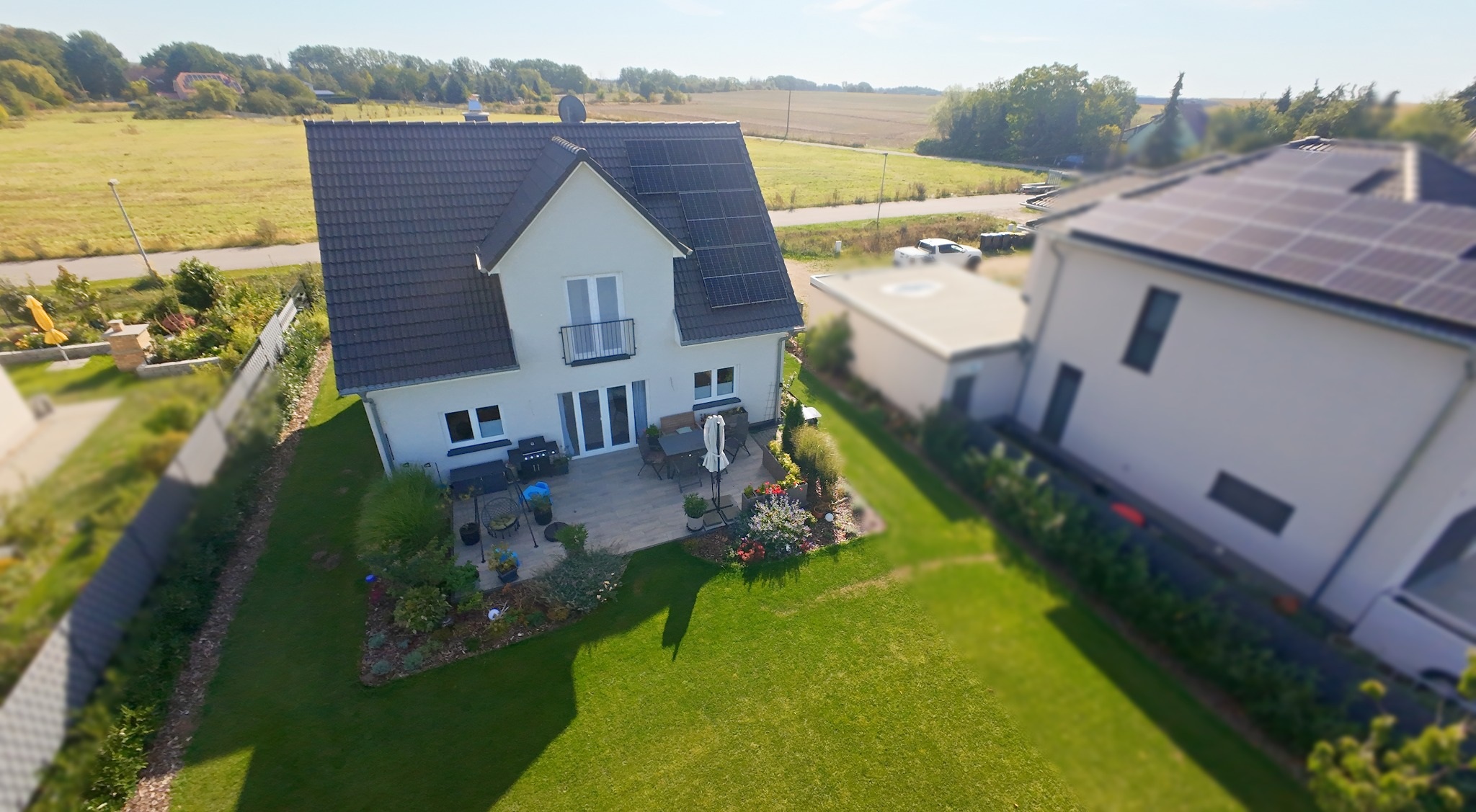 Haus mit Satteldach & Photovoltaik