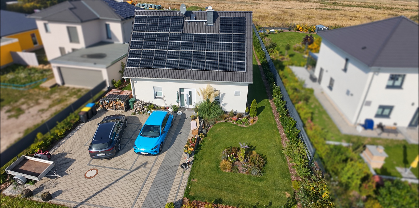Haus mit Satteldach & Photovoltaik · Ansicht 2